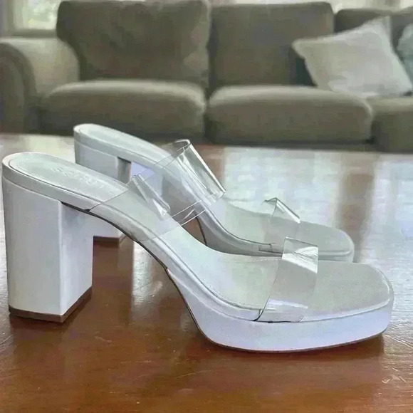 Shutz women's ARIELLA PLATFORM VINYL SANDAL size 10B - Picture 5 of 11